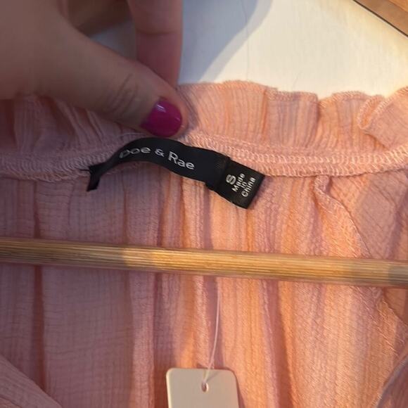 DOE & RAE l NWT Ruffled Women's Top Pink size Small - Picture 3 of 6